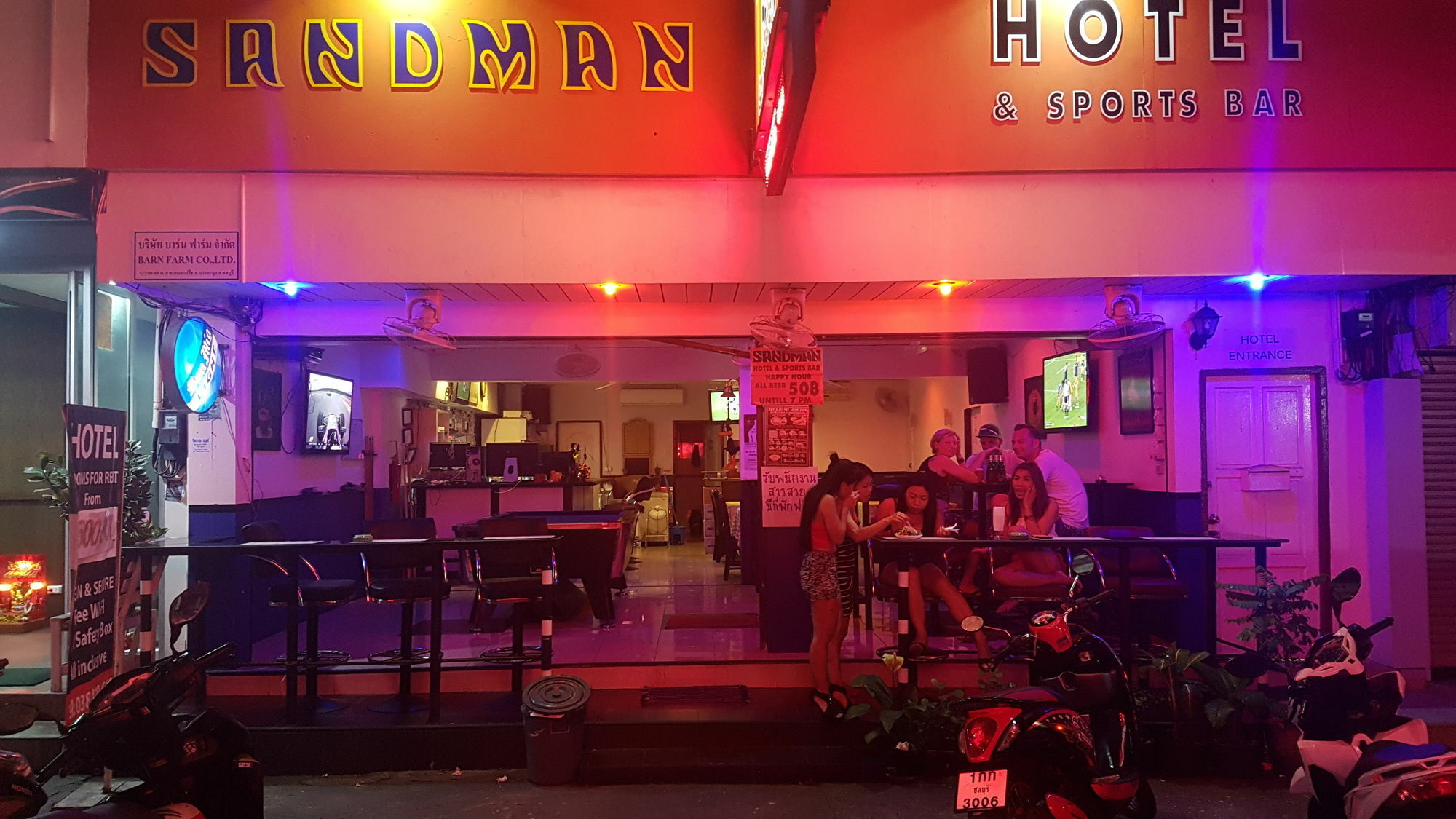 Sandman Hotel & Sports Bar Pattaya Exterior foto